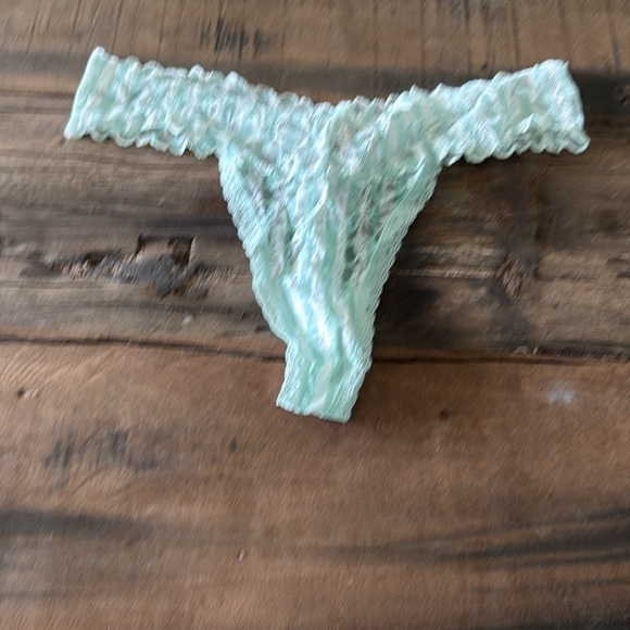 NWT Victoria’s Secret Thongs both size XL - Picture 4 of 6
